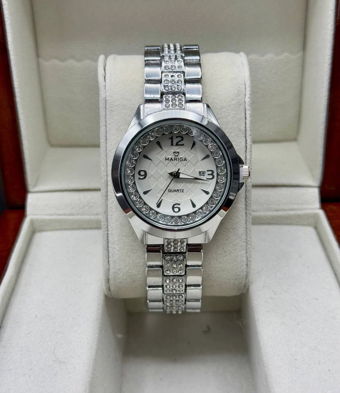 ساعت مچی عقربه ای زنانه مدل نگین دار MARIGA